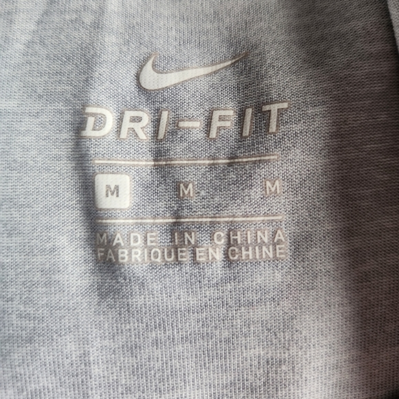 Nike Dri-Fit Hooded Long Sleeve Shirt - Light Grey - Medium - Picture 3 of 6